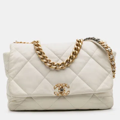 Pre-owned Chanel White Maxi Lambskin 19 Flap
