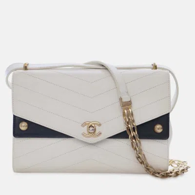 Pre-owned Chanel White Medium Chevron Calfskin Casual Trip Flap