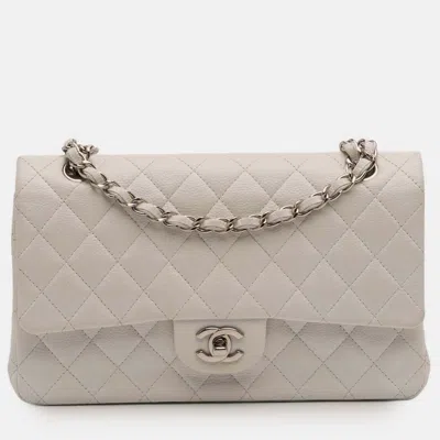 Pre-owned Chanel White Medium Classic Caviar Double Flap