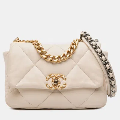 Pre-owned Chanel White Medium Lambskin 19 Flap