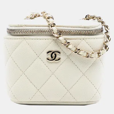 Pre-owned Chanel White Mini Cc Quilted Caviar Vanity Case With Chain