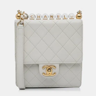Pre-owned Chanel White Mini Chic Pearls Crossbody