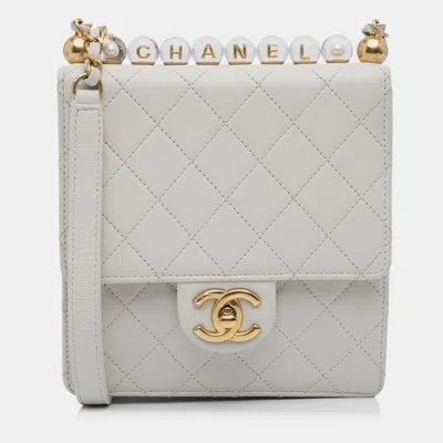 Pre-owned Chanel White Mini Chic Pearls Crossbody