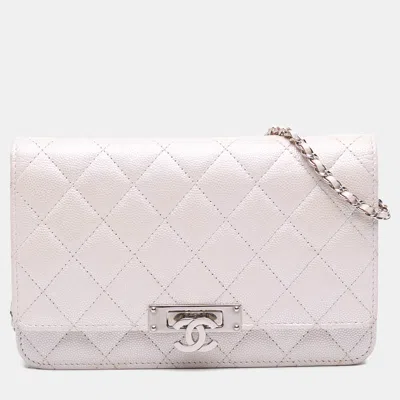 Pre-owned Chanel White Quilted Caviar Golden Class Wallet On Chain