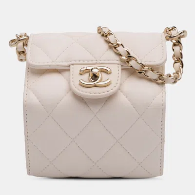 Pre-owned Chanel White Quilted Lambskin Foldable Jewelry Box With Chain