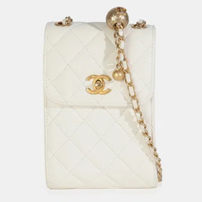Pre-owned Chanel White Quilted Lambskin Pearl Crush Phone Holder With Chain