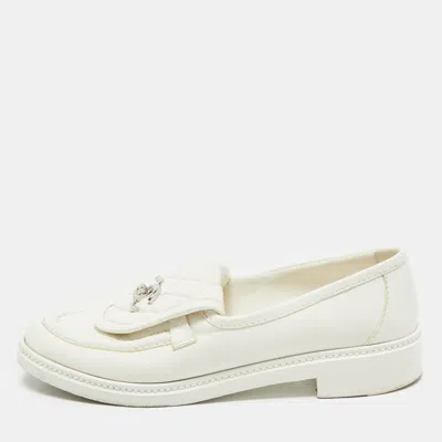 Pre-owned Chanel White Quilted Leather Cc Flap Turnlock Loafers Size 41