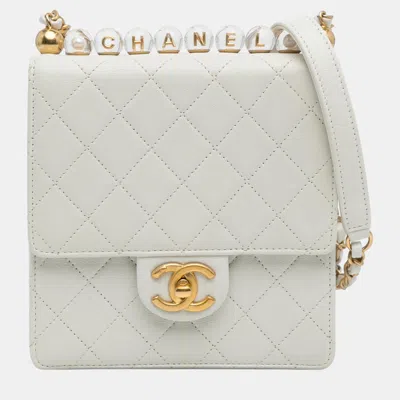 Pre-owned Chanel White Small Chic Pearls Flap