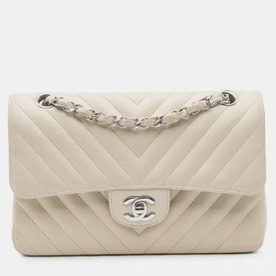 Pre-owned Chanel White Small Classic Chevron Lambskin Double Flap