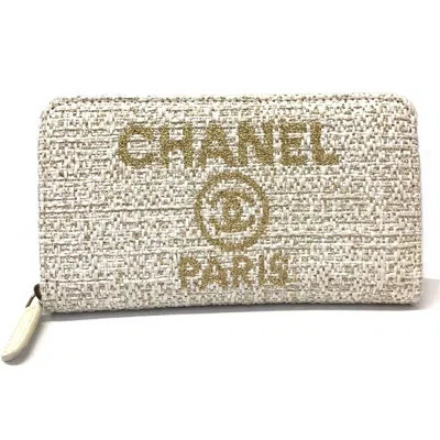 Pre-owned Chanel White Tweed Coin Purse/coin Case ()