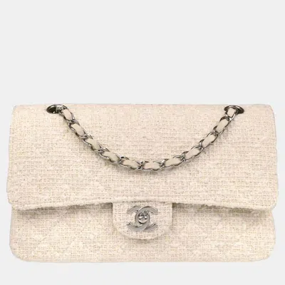 Pre-owned Chanel White Tweed Medium Classic Double Flap Shoulder Bag