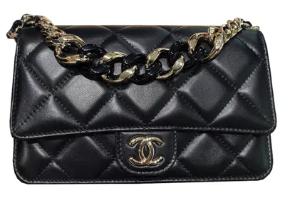 Pre-owned Chanel Women's  22c Wallet On Chain In Black