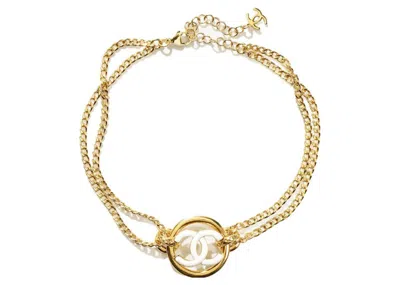 Pre-owned Chanel Women's  Cc Logo Choker Necklace In Gold/white (ab8355)