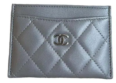Pre-owned Chanel Women's  Classic Card Holder In Silver (ap0213)