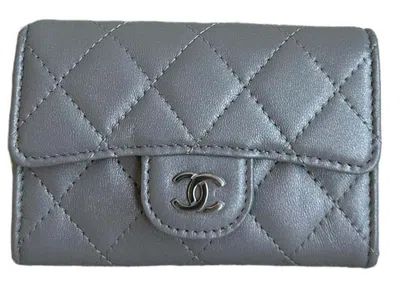 Pre-owned Chanel Women's  Classic Card Holder In Silver (ap0214)