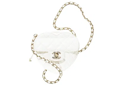Pre-owned Chanel Women's  Heart Clutch With Chain 22s Lambskin In White