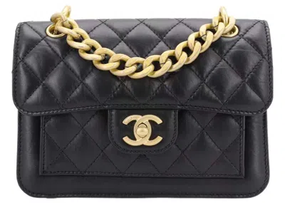 Pre-owned Chanel Women's  Small Lambskin Messenger In Black/glod