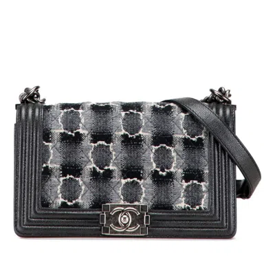 Pre-owned Chanel Wool Shoulder Bag () In Multi