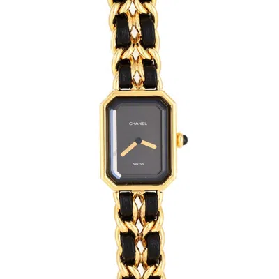 Pre-owned Chanel Wristwatch () In Gold
