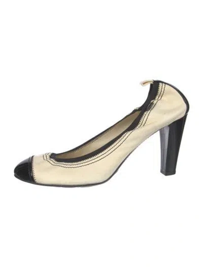 Pre-owned Chanel X Stretch Sprit Interlocking Cc Logo Pumps In Neutral