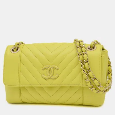 Pre-owned Chanel Yellow Lambskin Chevron Vintage Shoulder Bag
