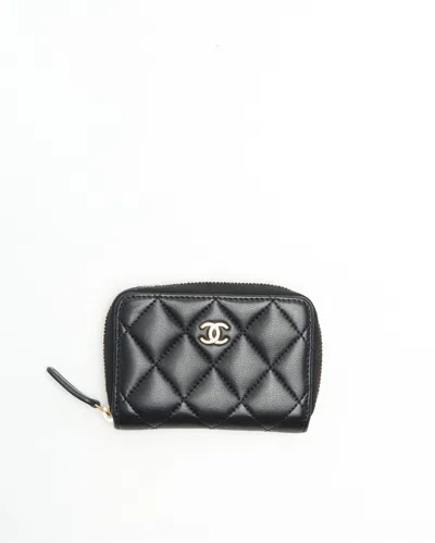 Pre-owned Chanel Zip Around Card Holder In Multi
