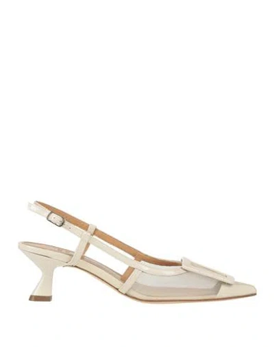 Chantal 1962 Woman Pumps Ivory Size 6.5 Leather, Textile Fibers In White