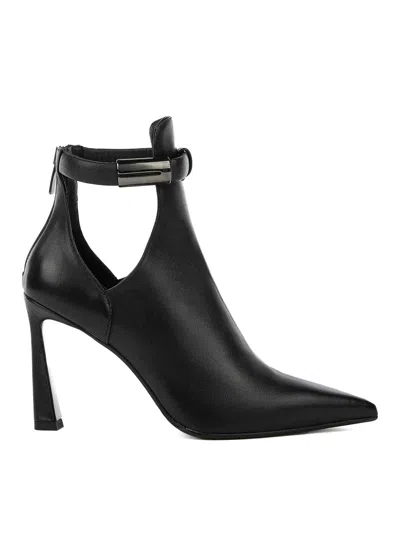Chantal Leather Ankle Boot In Black