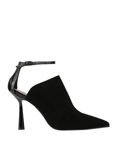 Chantal Woman Pumps Black Size 6 Leather