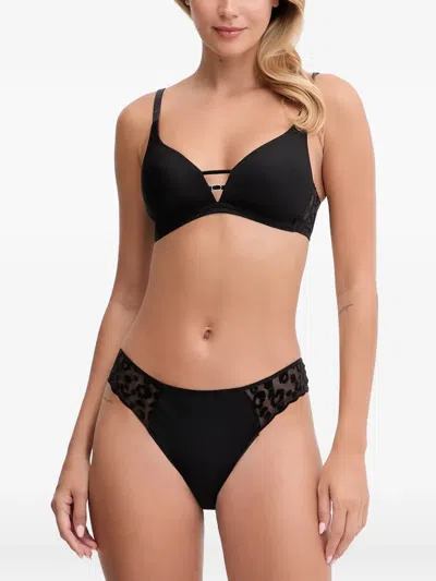 Chantelle Pulp Strap-detail Bra In Black