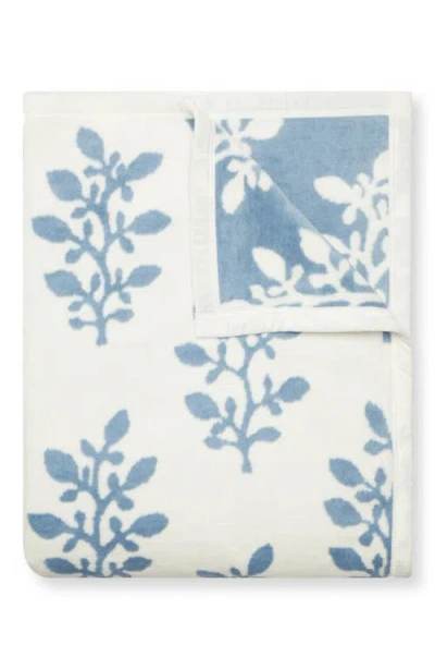 Chappywrap Garden Gate Throw Blanket In White