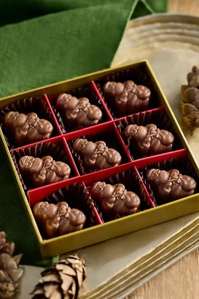 Charbonnel Et Walker Terrain  Milk Chocolate Santa Truffles In Brown