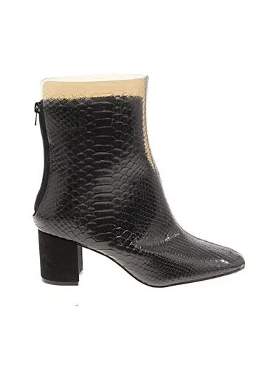Pre-owned Charles & Keith Ankle Boots In Black
