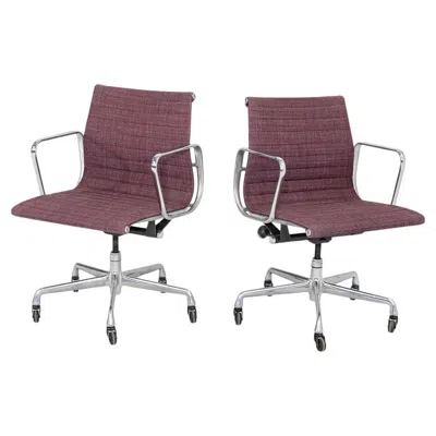 Pre-owned Charles And Ray Eames 1981 Herman Miller Eames Aluminum Group Management Desk Chair In Purple Fabric