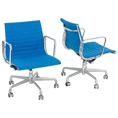 Pre-owned Charles And Ray Eames 2003 Herman Miller Eames Aluminum Group Management Desk Chairs In Blue Fabric