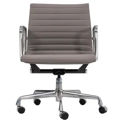 Pre-owned Charles And Ray Eames 2010s Eames Aluminum Group Management Desk Chair In Grey Naugahyde In Gray