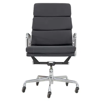 Pre-owned Charles And Ray Eames 2010s Herman Miller Eames Executive Soft Pad Desk Chair In Grey Vinyl In Gray