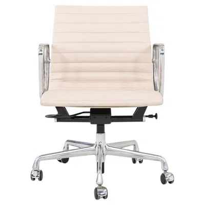 Pre-owned Charles And Ray Eames 2020s Herman Miller Eames Aluminum Management Desk Chair In Cream Naugahyde In White