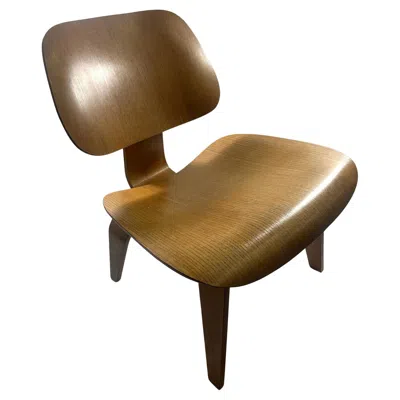 Pre-owned Charles And Ray Eames Combed Oak Lcw In Brown