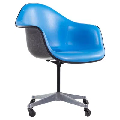 Pre-owned Charles And Ray Eames Eames For Herman Miller Mcm Blue Padded Fiberglass Swivel Office Chair