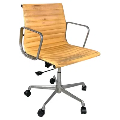 Pre-owned Charles And Ray Eames Italian Modern Salmon Pink Leather Swivel Office Chair By Eames For Icf, 1970s