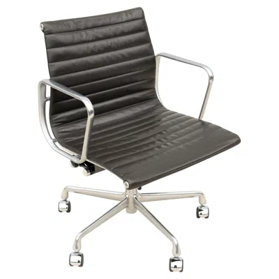Pre-owned Charles And Ray Eames Mid-century Modern Herman Miller Eames Aluminum Group Leather Management Chair In Black