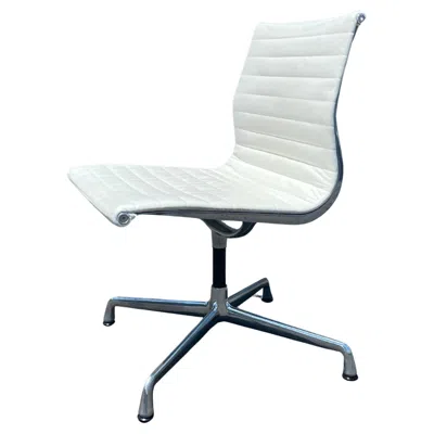 Pre-owned Charles And Ray Eames One Eames Aluminum Group Side Chair Vicenza Leather Cream Herman Miller 2015 In White