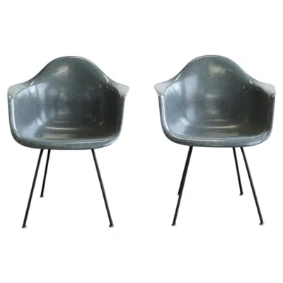 Pre-owned Charles And Ray Eames Pair Of Grey Dax Armchairs By  For Herman Miller 1950's In Gray