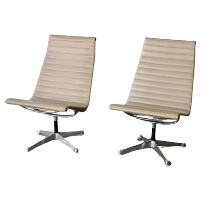 Pre-owned Charles And Ray Eames Pair Of Swiveling 1960s Herman Miller Eames Aluminum Group Swivel Lounge Chairs In Sand