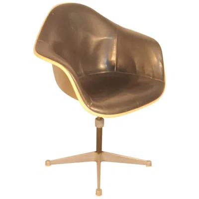Pre-owned Charles And Ray Eames Resin Production Chair Herman Miller Design Ray & Charles Eames Style In Brown