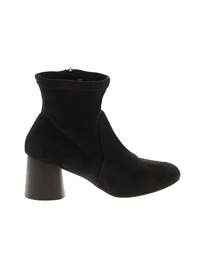 Pre-owned Charles By Charles David Ankle Boots In Black