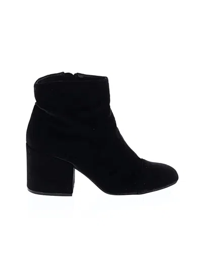 Pre-owned Charles By Charles David Ankle Boots In Black