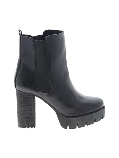 Pre-owned Charles By Charles David Ankle Boots In Black