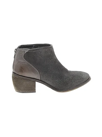 Pre-owned Charles By Charles David Ankle Boots In Gray
